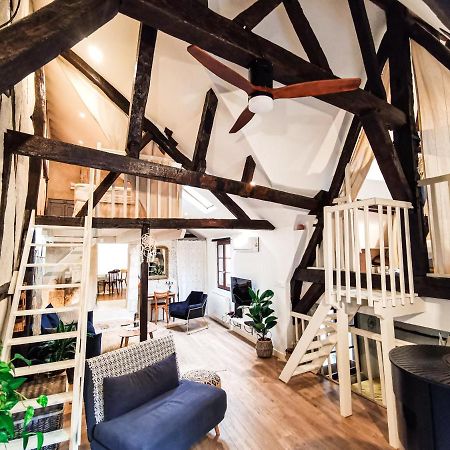 Апартаменты Loft Atypique Au Calme Avec Cour Privative Бурж Экстерьер фото