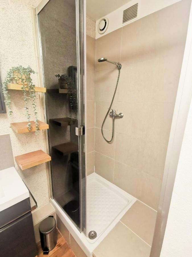 Апартаменты Loft Atypique Au Calme Avec Cour Privative Бурж Экстерьер фото