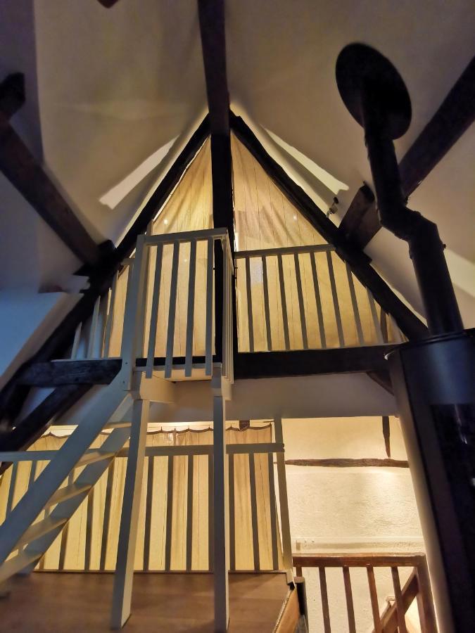 Апартаменты Loft Atypique Au Calme Avec Cour Privative Бурж Экстерьер фото