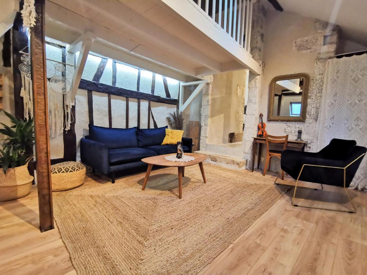 Апартаменты Loft Atypique Au Calme Avec Cour Privative Бурж Экстерьер фото