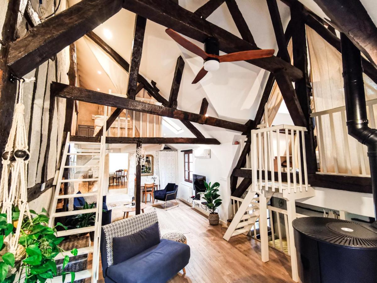 Апартаменты Loft Atypique Au Calme Avec Cour Privative Бурж Экстерьер фото
