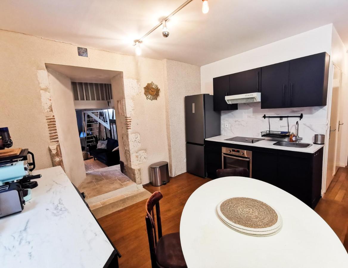 Апартаменты Loft Atypique Au Calme Avec Cour Privative Бурж Экстерьер фото