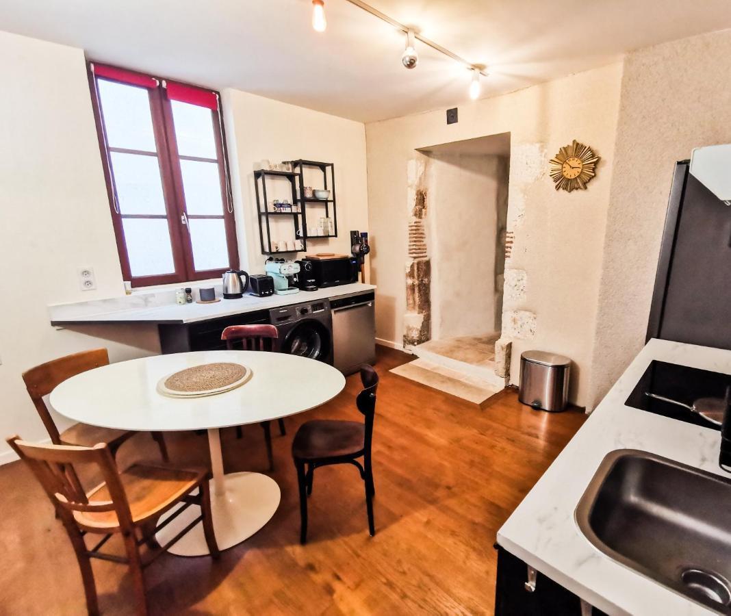 Апартаменты Loft Atypique Au Calme Avec Cour Privative Бурж Экстерьер фото