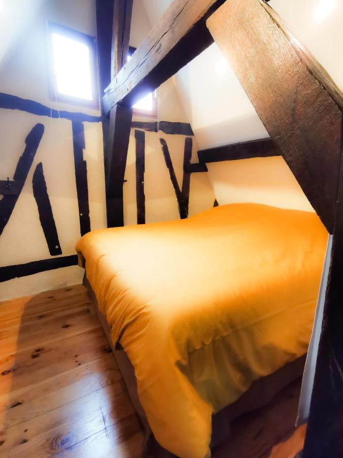 Апартаменты Loft Atypique Au Calme Avec Cour Privative Бурж Экстерьер фото